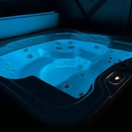 Te Meg En Vendeghaz *